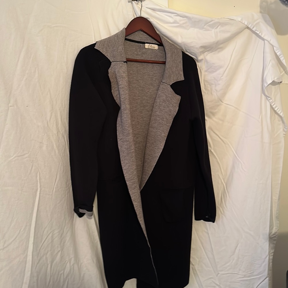 Two tone grey and black open cardigan blazer